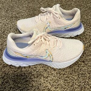 Nike React Infinity 3 Running Shoe WMNS 9.5B Light Soft Pink-Purple-Gold